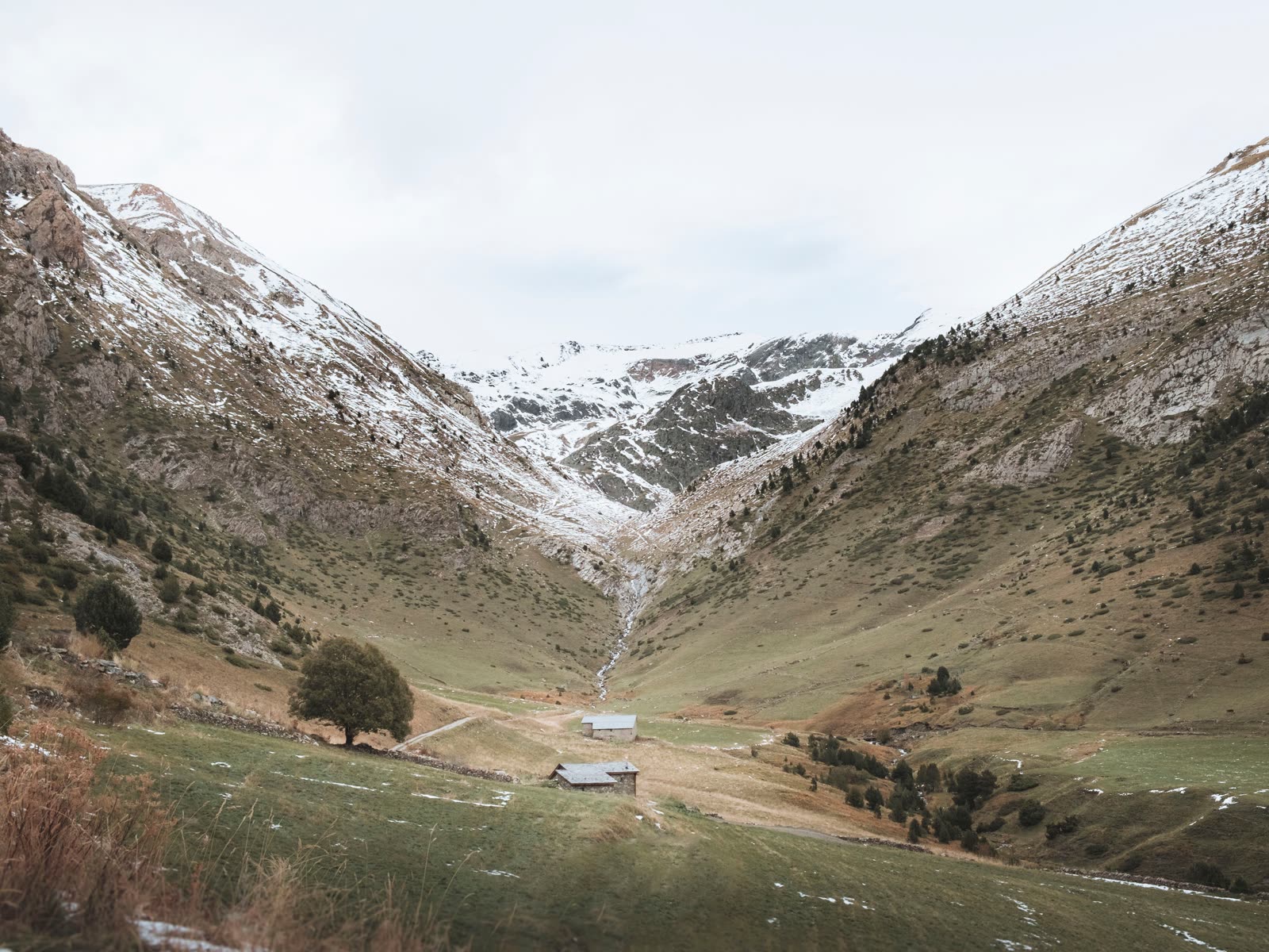 Viviendas en un valle andorrano